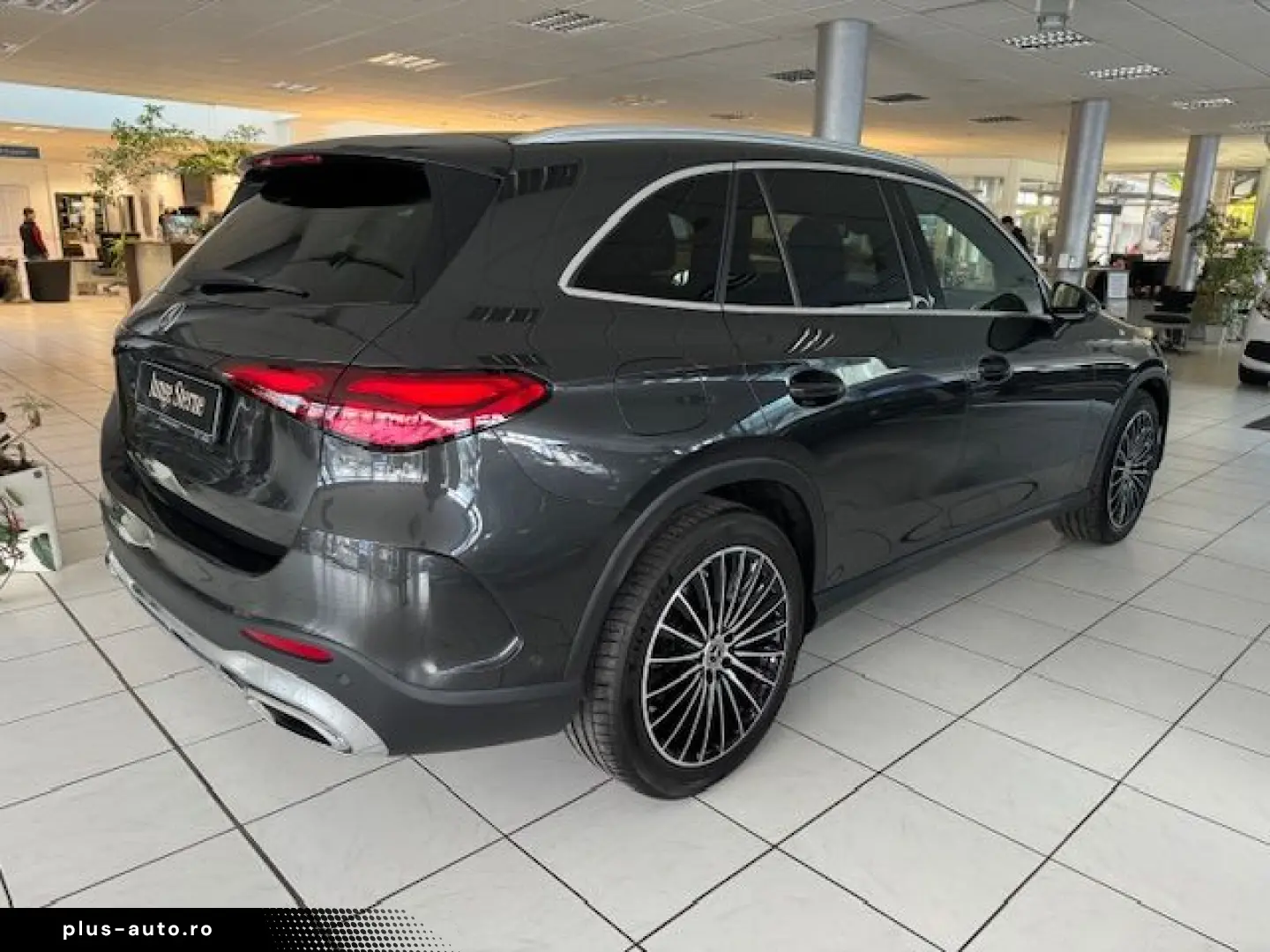 MERCEDES-BENZ GLC 300 4M AMG Pano AHK 360  20 Zoll M