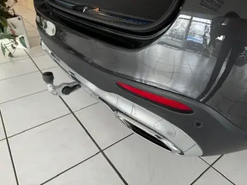 MERCEDES-BENZ GLC 300 4M AMG Pano AHK 360  20 Zoll M