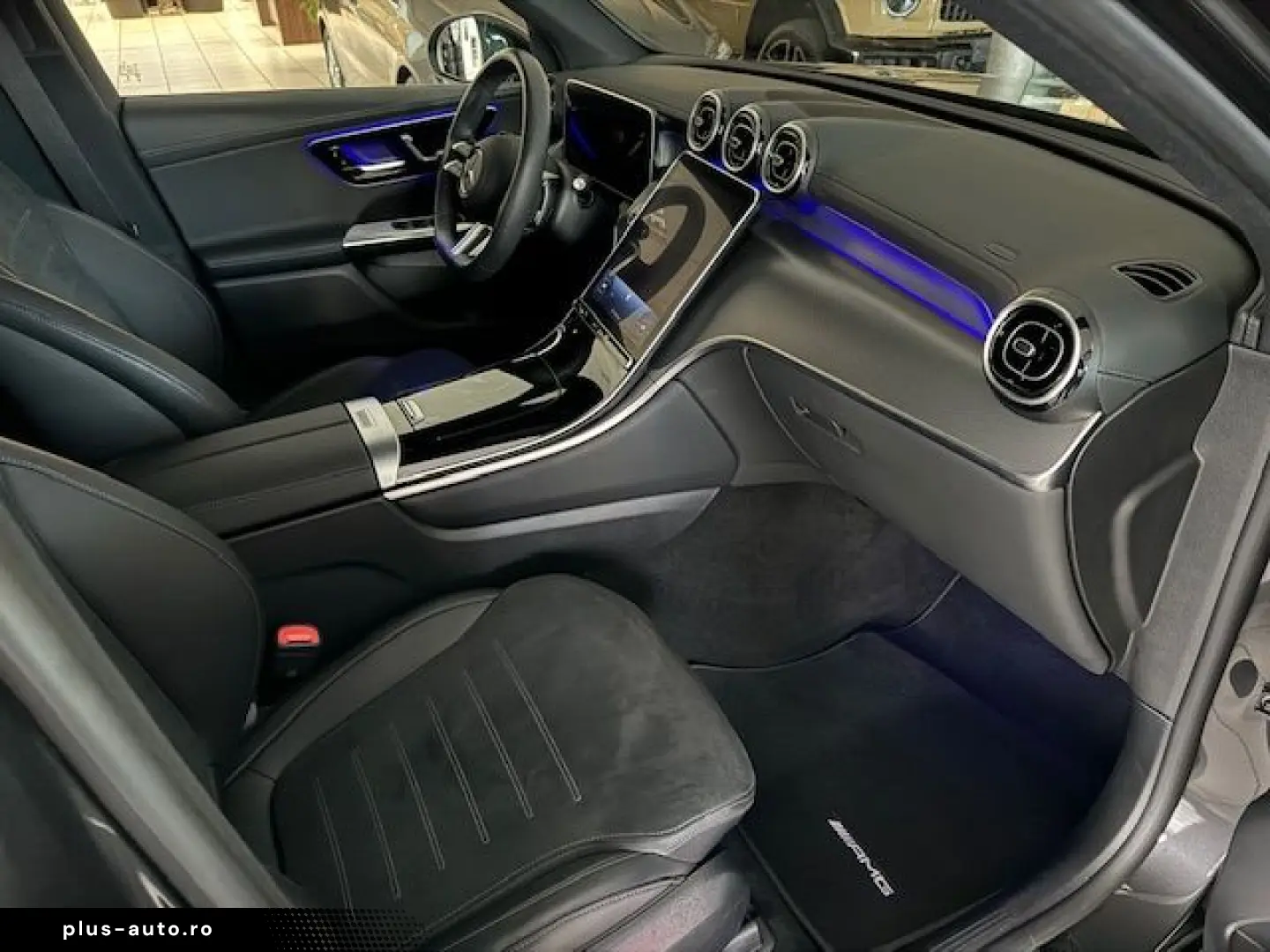 MERCEDES-BENZ GLC 300 4M AMG Pano AHK 360  20 Zoll M