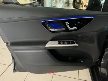 MERCEDES-BENZ GLC 300 4M AMG Pano AHK 360  20 Zoll M