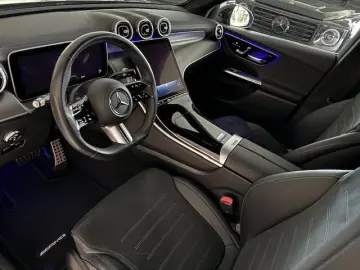 MERCEDES-BENZ GLC 300 4M AMG Pano AHK 360  20 Zoll M