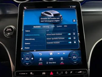 MERCEDES-BENZ GLC 300 4M AMG Pano AHK 360  20 Zoll M