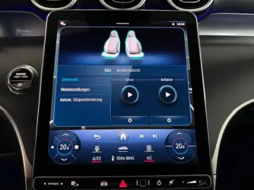 MERCEDES-BENZ GLC 300 4M AMG Pano AHK 360  20 Zoll M