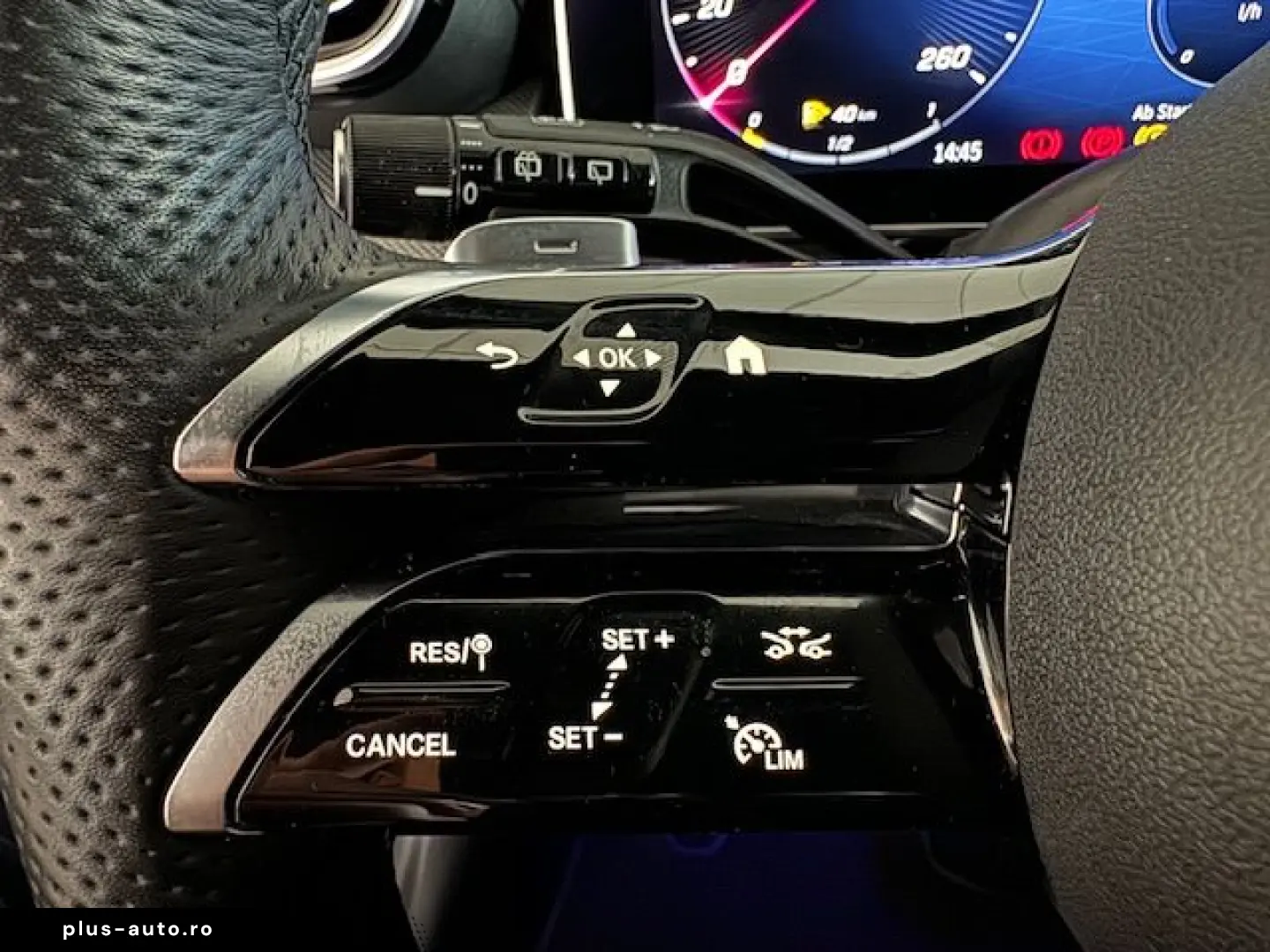 MERCEDES-BENZ GLC 300 4M AMG Pano AHK 360  20 Zoll M