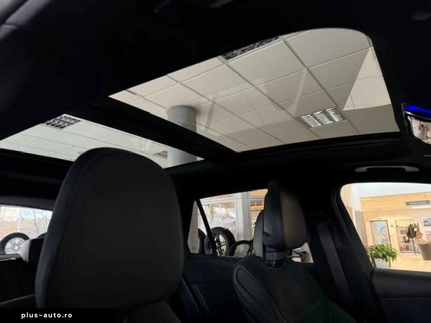 MERCEDES-BENZ GLC 300 4M AMG Pano AHK 360  20 Zoll M