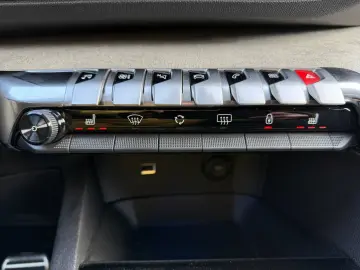 PEUGEOT 3008 GT Mild-Hybrid 180  RÜCKFAHRKAMERA