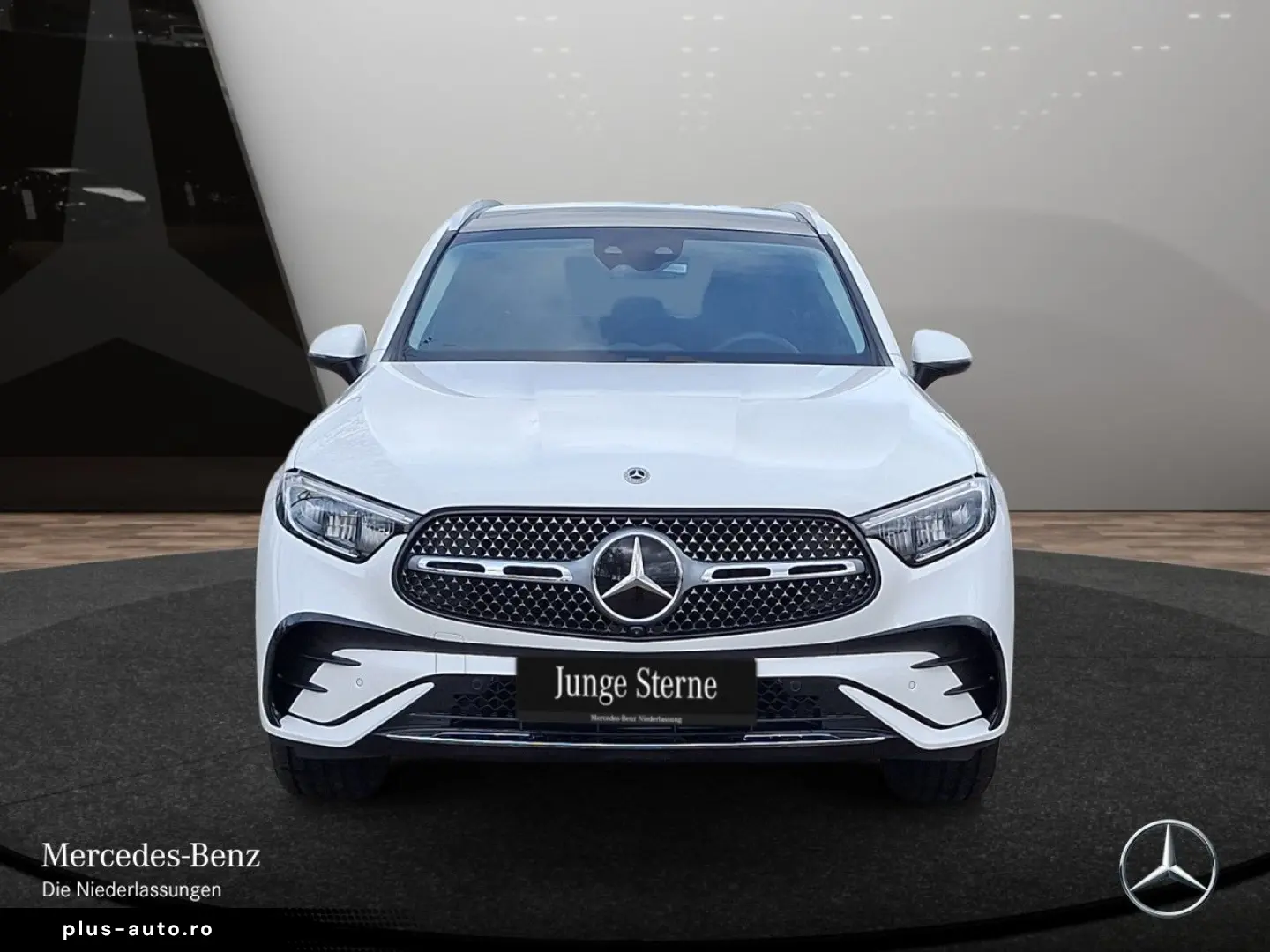 MERCEDES-BENZ GLC 200 4M AMG Adv.  PANO DISTR MEMORY 360