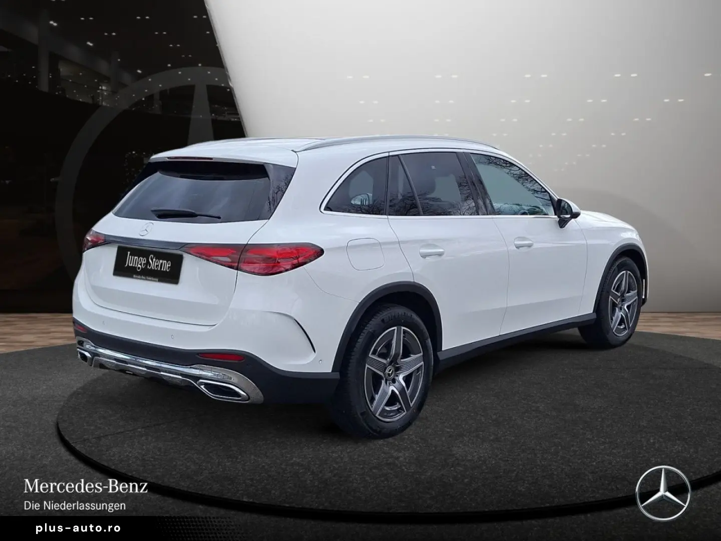 MERCEDES-BENZ GLC 200 4M AMG Adv.  PANO DISTR MEMORY 360