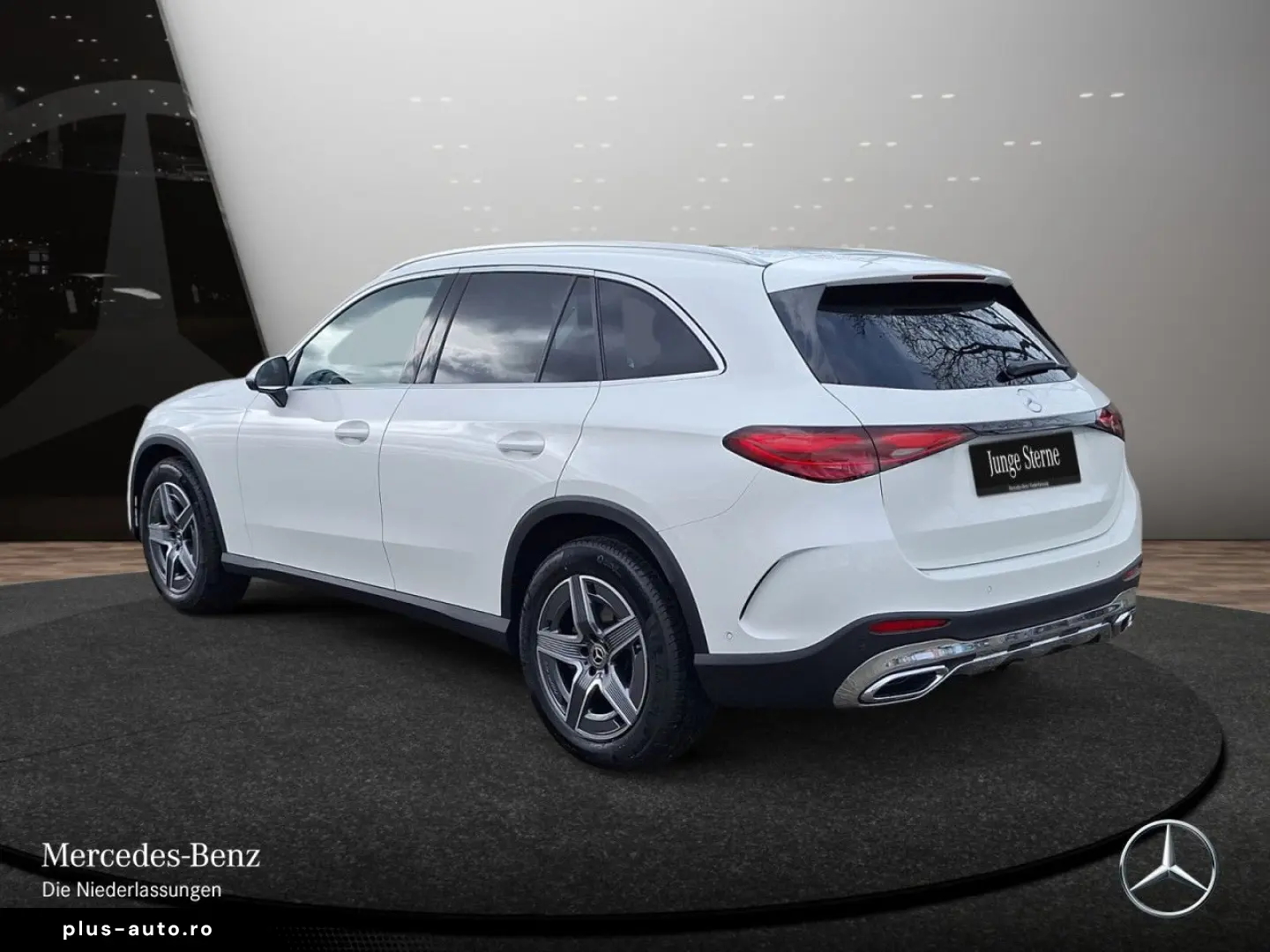 MERCEDES-BENZ GLC 200 4M AMG Adv.  PANO DISTR MEMORY 360