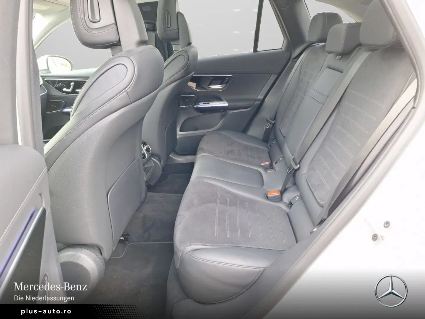 MERCEDES-BENZ GLC 200 4M AMG Adv.  PANO DISTR MEMORY 360