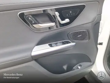 MERCEDES-BENZ GLC 200 4M AMG Adv.  PANO DISTR MEMORY 360