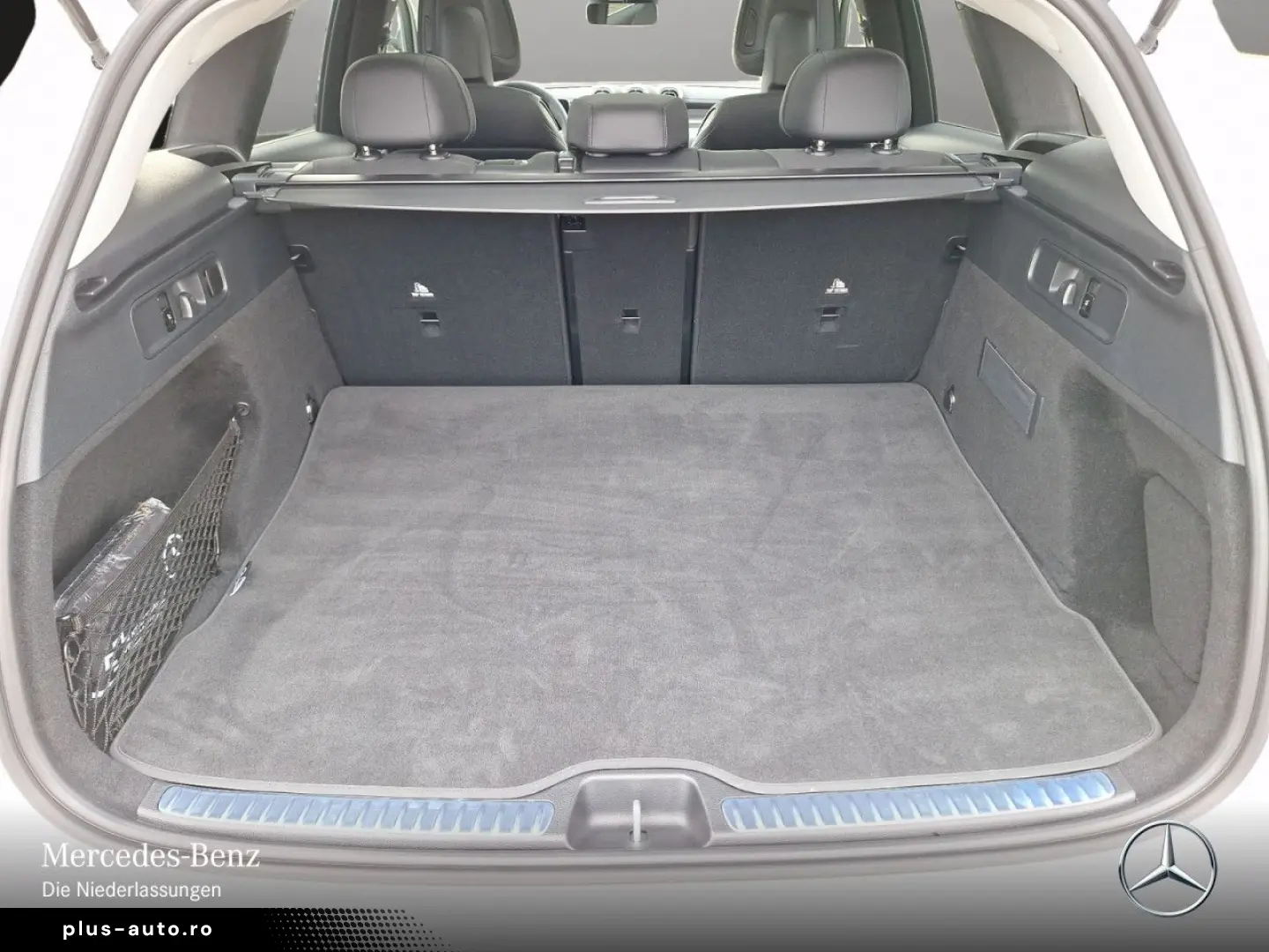 MERCEDES-BENZ GLC 200 4M AMG Adv.  PANO DISTR MEMORY 360