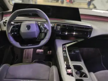 PEUGEOT 3008 GT Hybrid Navi 360 Cam Alcantara