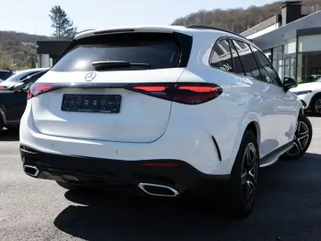 MERCEDES-BENZ GLC 200 4M AMG-Sport Pano AHK Night Distr Memo