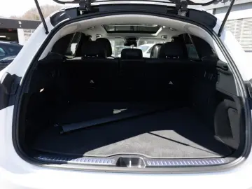 MERCEDES-BENZ GLC 200 4M AMG-Sport Pano AHK Night Distr Memo