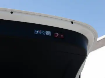 MERCEDES-BENZ GLC 200 4M AMG-Sport Pano AHK Night Distr Memo