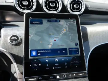 MERCEDES-BENZ GLC 200 4M AMG-Sport Pano AHK Night Distr Memo