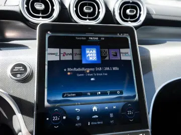 MERCEDES-BENZ GLC 200 4M AMG-Sport Pano AHK Night Distr Memo