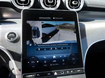 MERCEDES-BENZ GLC 200 4M AMG-Sport Pano AHK Night Distr Memo