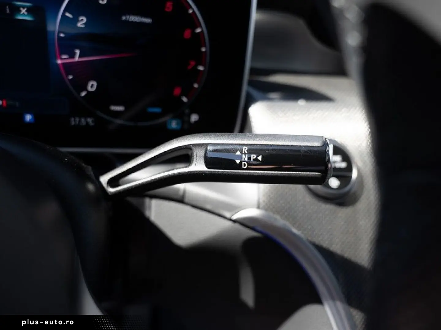 MERCEDES-BENZ GLC 200 4M AMG-Sport Pano AHK Night Distr Memo