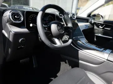 MERCEDES-BENZ GLC 200 4M AMG-Sport Pano AHK Night Distr Memo