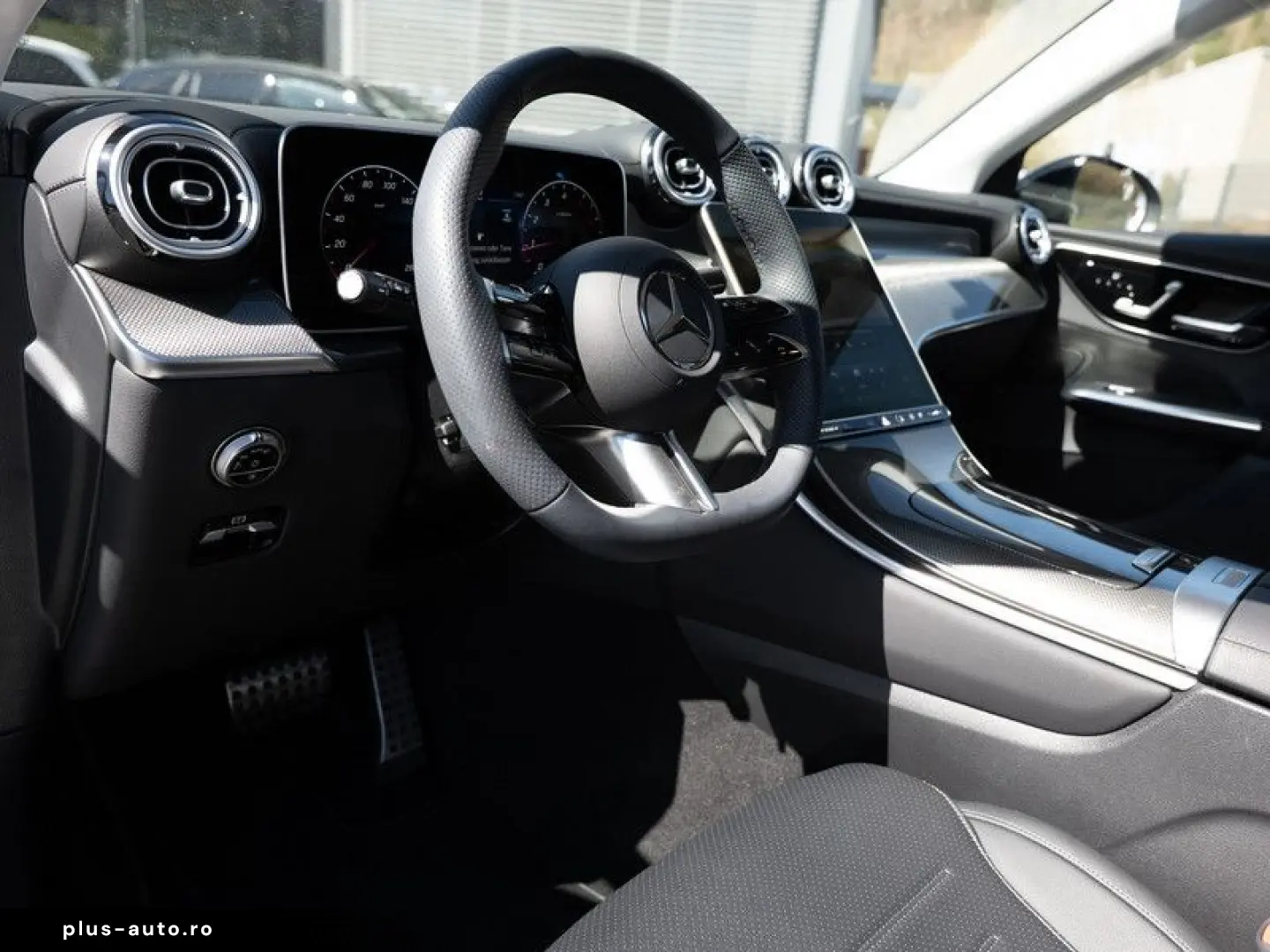 MERCEDES-BENZ GLC 200 4M AMG-Sport Pano AHK Night Distr Memo