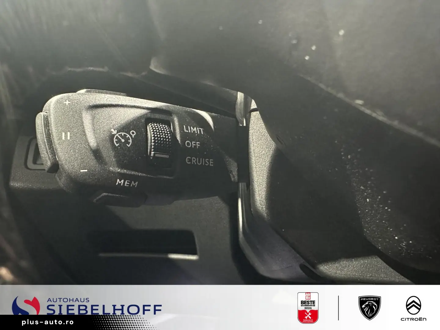 PEUGEOT 3008 GT Hybrid 136 e-DSC6