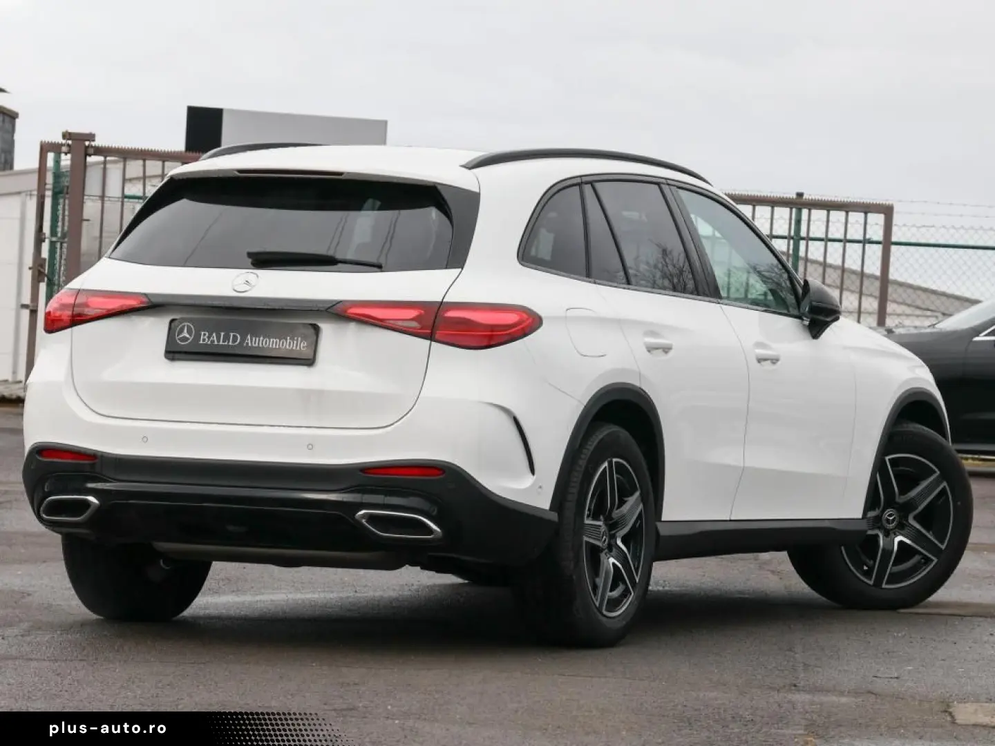 MERCEDES-BENZ GLC 200 4M AMG-Sport Pano AHK 360 Memo