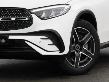 MERCEDES-BENZ GLC 200 4M AMG-Sport Pano AHK 360 Memo