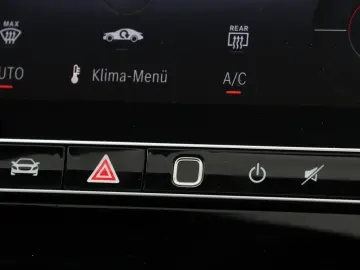 MERCEDES-BENZ GLC 200 4M AMG-Sport Pano AHK 360 Memo