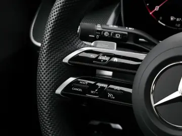 MERCEDES-BENZ GLC 200 4M AMG-Sport Pano AHK 360 Memo