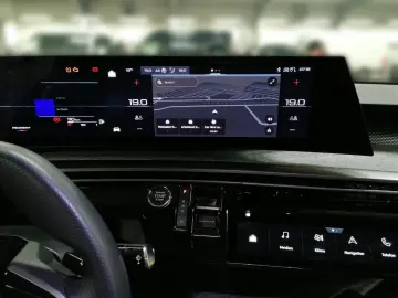 PEUGEOT 3008 GT Hybrid Navi 360 Cam Alcantara