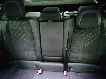 PEUGEOT 3008 GT Hybrid Navi 360 Cam Alcantara