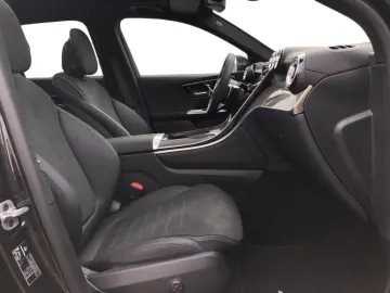 MERCEDES-BENZ GLC 200 4MATIC  MBUX AMG Pano AHK SpurW S-Sitz