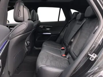 MERCEDES-BENZ GLC 200 4MATIC  MBUX AMG Pano AHK SpurW S-Sitz