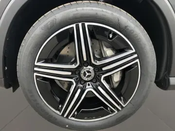 MERCEDES-BENZ GLC 200 4MATIC  MBUX AMG Pano AHK SpurW S-Sitz