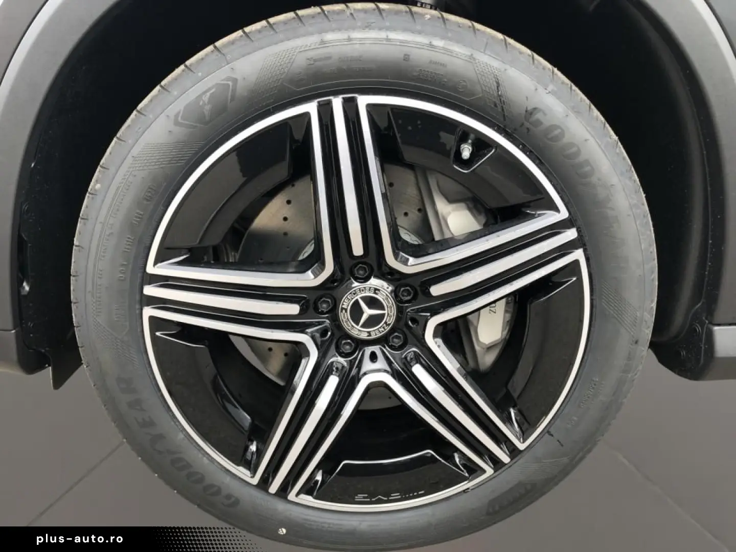 MERCEDES-BENZ GLC 200 4MATIC  MBUX AMG Pano AHK SpurW S-Sitz