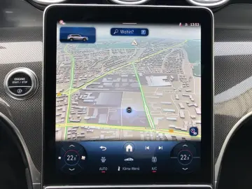 MERCEDES-BENZ GLC 200 4MATIC  MBUX AMG Pano AHK SpurW S-Sitz