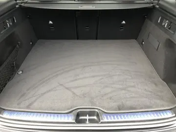 MERCEDES-BENZ GLC 200 4MATIC  MBUX AMG Pano AHK SpurW S-Sitz