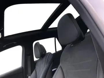 MERCEDES-BENZ GLC 200 4MATIC  MBUX AMG Pano AHK SpurW S-Sitz