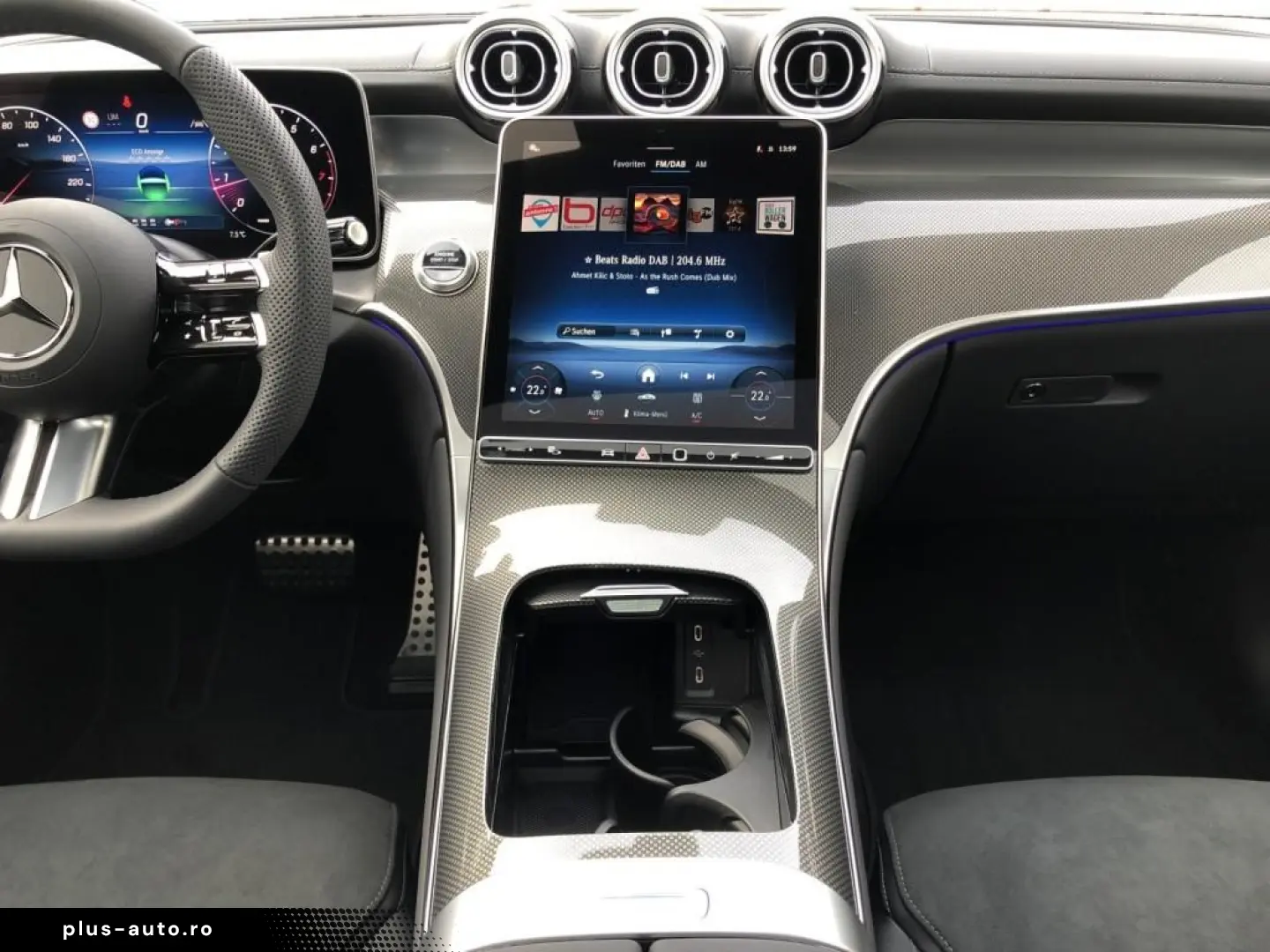 MERCEDES-BENZ GLC 200 4MATIC  MBUX AMG Pano AHK SpurW S-Sitz