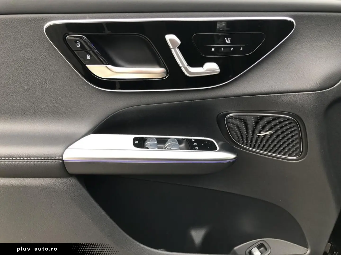 MERCEDES-BENZ GLC 200 4MATIC  MBUX AMG Pano AHK SpurW S-Sitz