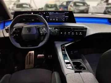 PEUGEOT 3008 GT Hybrid Navi 360 Cam Alcantara