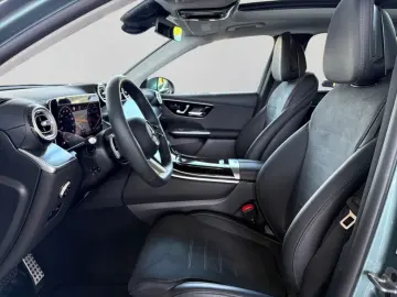 MERCEDES-BENZ GLC 200 4M AMG LED AMBIENT PANO AHK