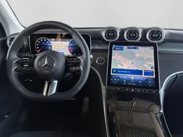 MERCEDES-BENZ GLC 200 4M AMG LED AMBIENT PANO AHK