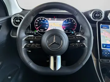 MERCEDES-BENZ GLC 200 4M AMG LED AMBIENT PANO AHK
