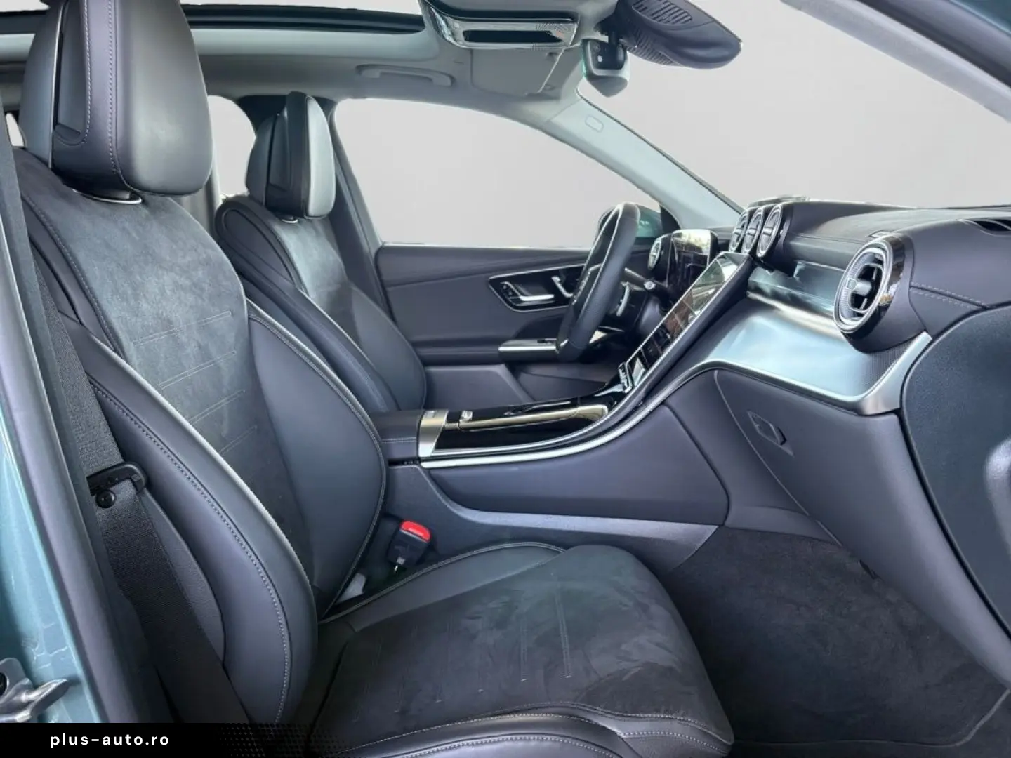 MERCEDES-BENZ GLC 200 4M AMG LED AMBIENT PANO AHK