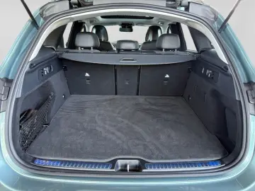 MERCEDES-BENZ GLC 200 4M AMG LED AMBIENT PANO AHK
