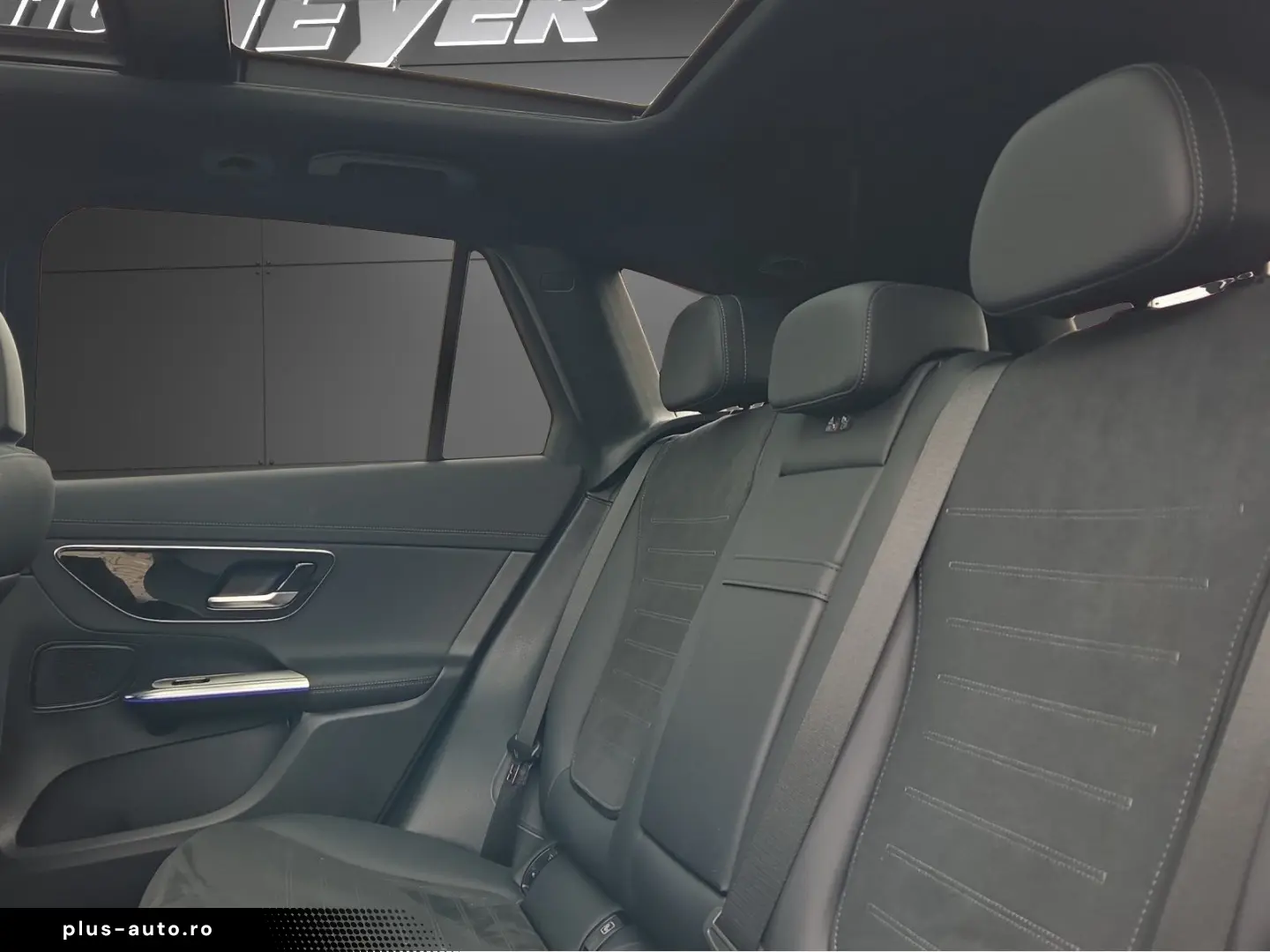 MERCEDES-BENZ GLC 300 4M AMG ADV PANO AHK DISTR MEMORY
