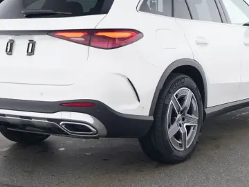 MERCEDES-BENZ GLC 300 4M AMG ADV PANO AHK DISTR MEMORY